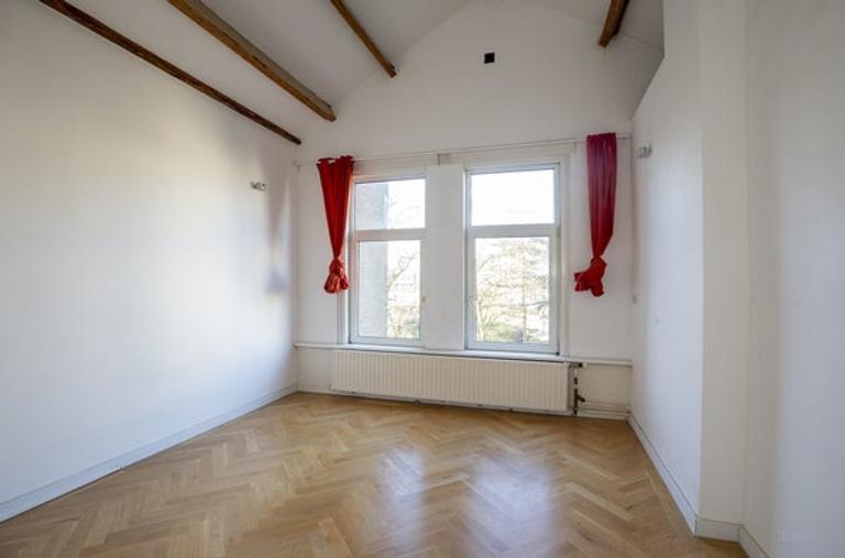 Upstairs Apartment on Heemraadssingel - Image 13