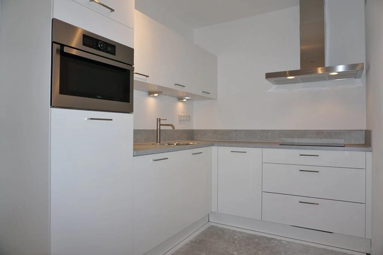 3-room apartment with sunny balcony - Image 4