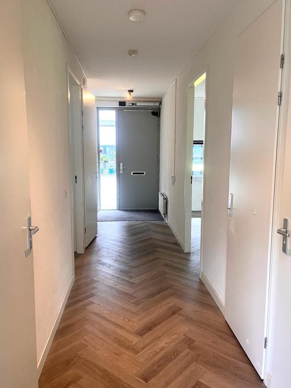 97 m² apartment with balcony - Image 4
