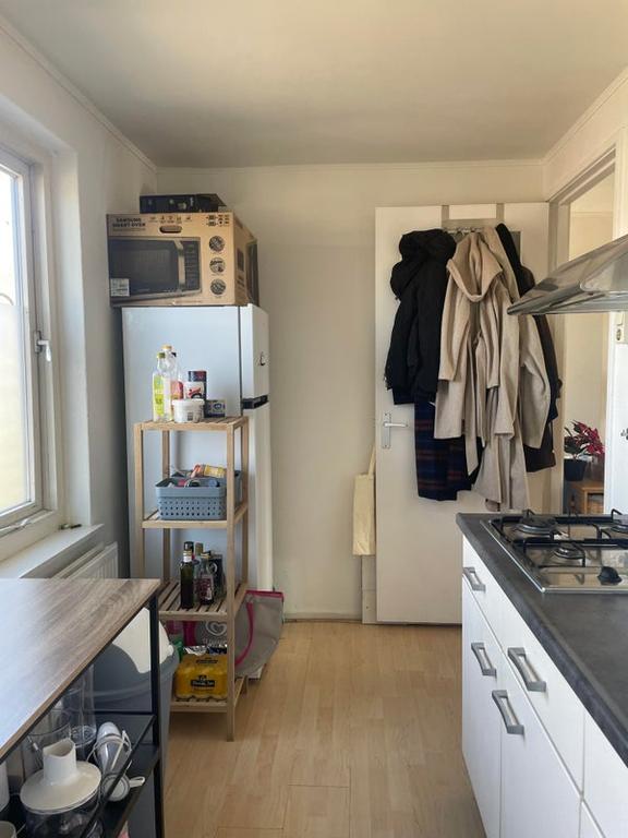 Apartment with Terrace in Assendorp - Image 8