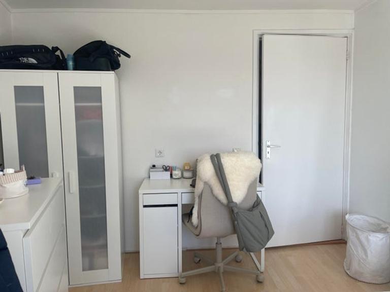 Apartment with Terrace in Assendorp - Image 10