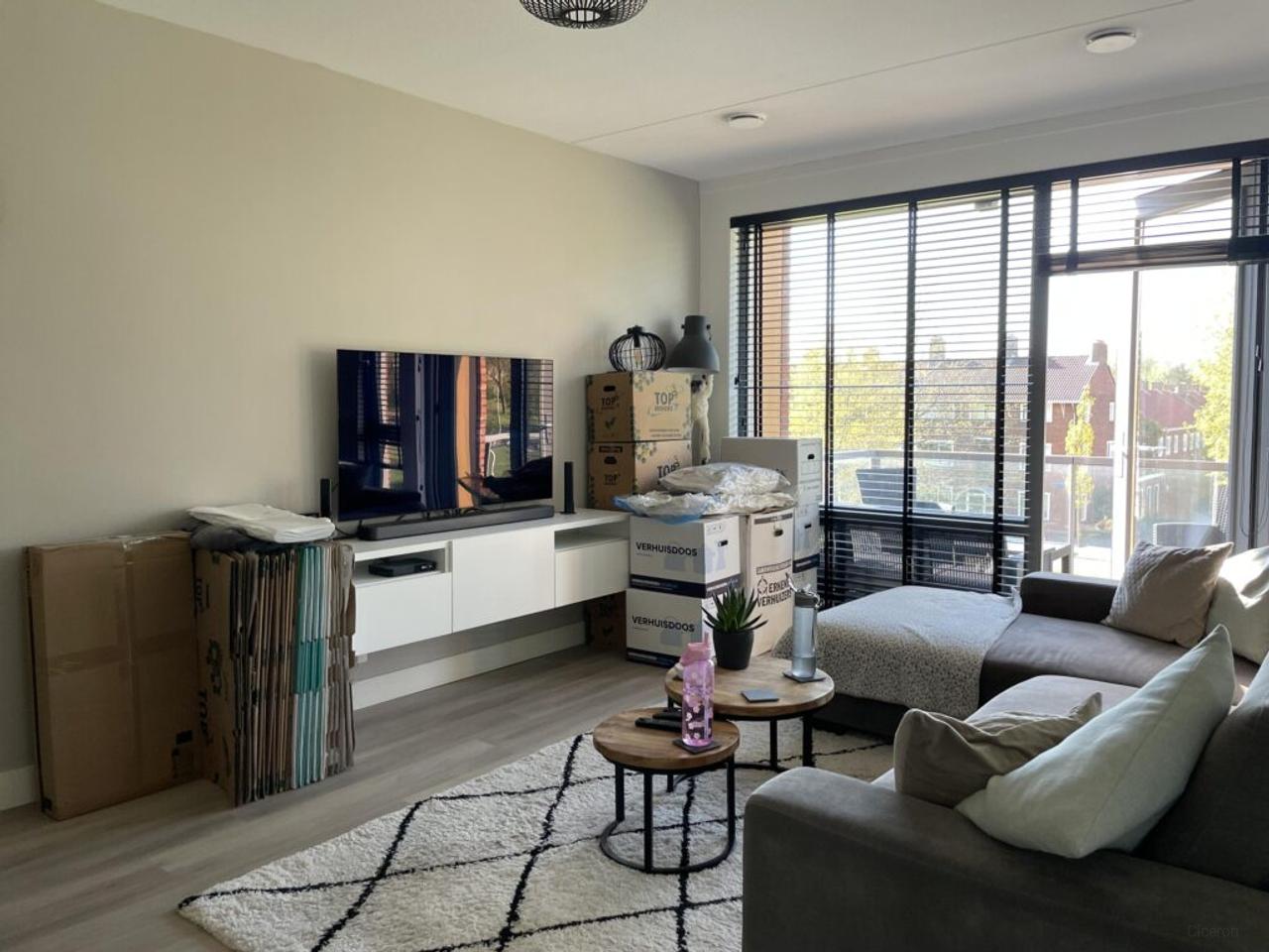 2-bedroom apartment with parking space - Image 4