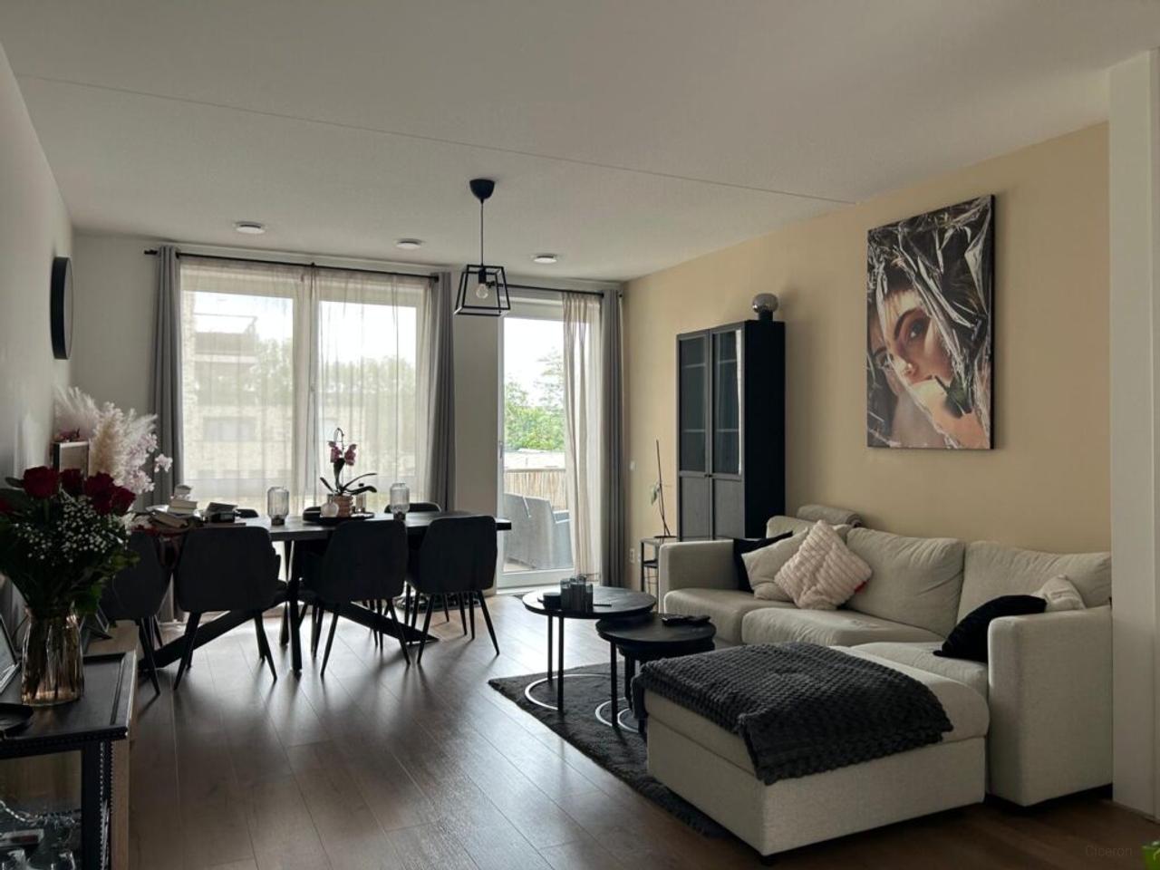 Bright 3-room apartment with balcony - Image 2