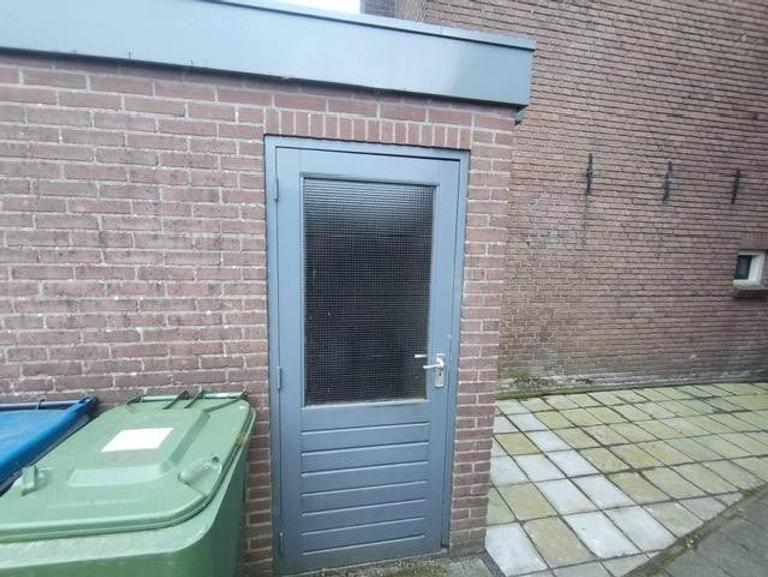 Ground-floor apartment with private garden by the city park in Kampen - Image 11