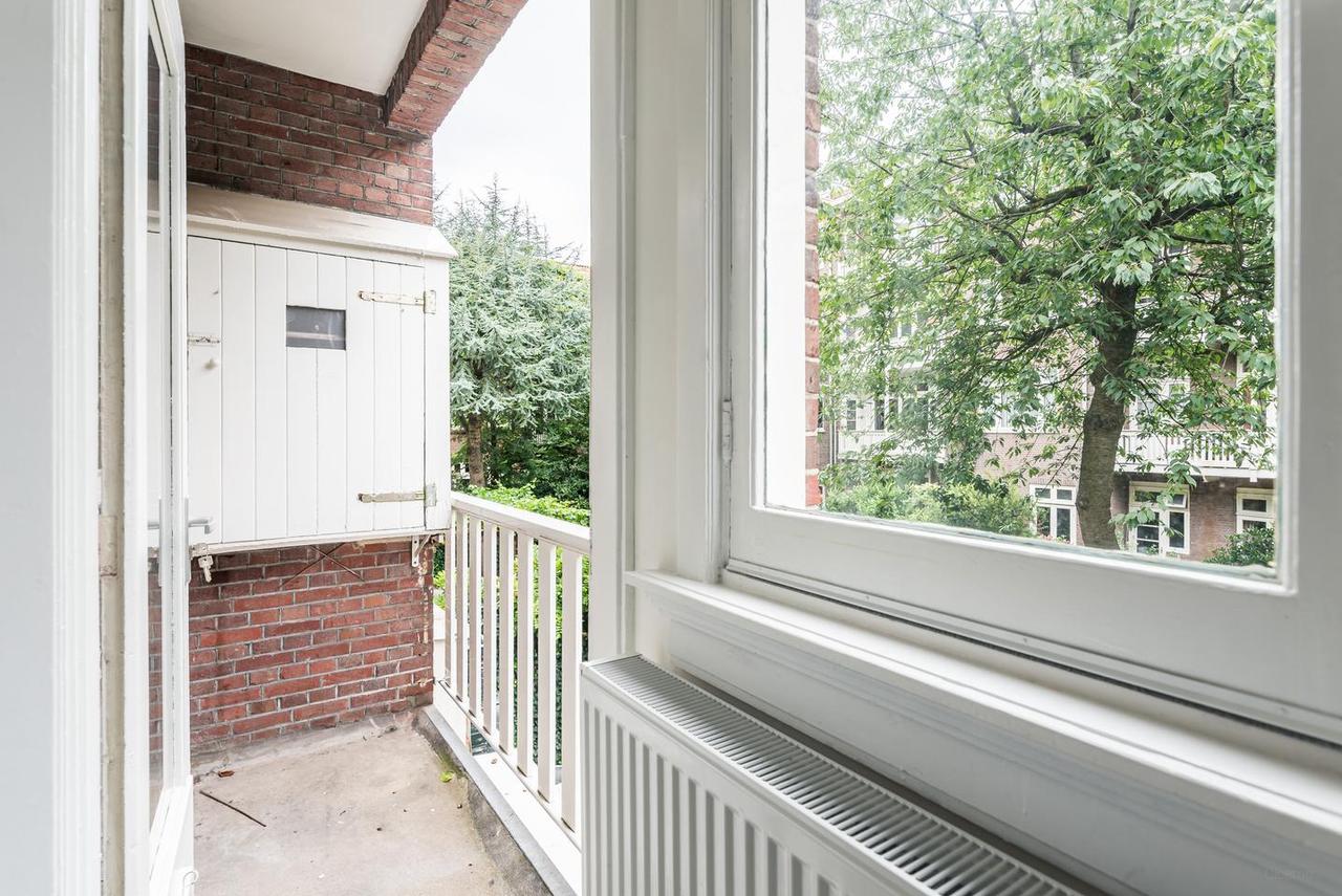 130 m² living space with 4 bedrooms in Oud-Zuid - Image 15