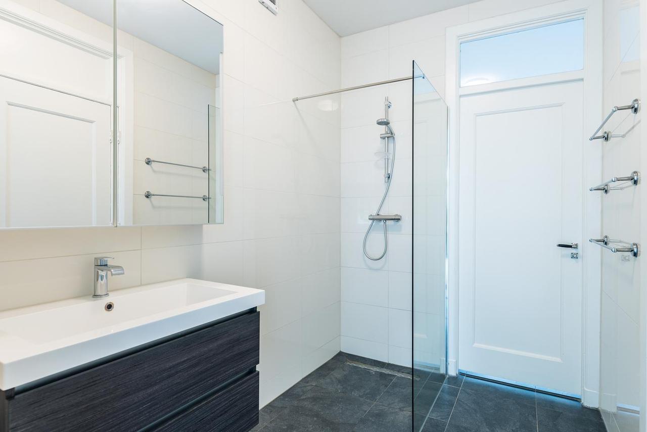 130 m² living space with 4 bedrooms in Oud-Zuid - Image 25