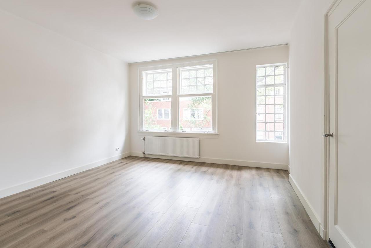 130 m² living space with 4 bedrooms in Oud-Zuid - Image 7