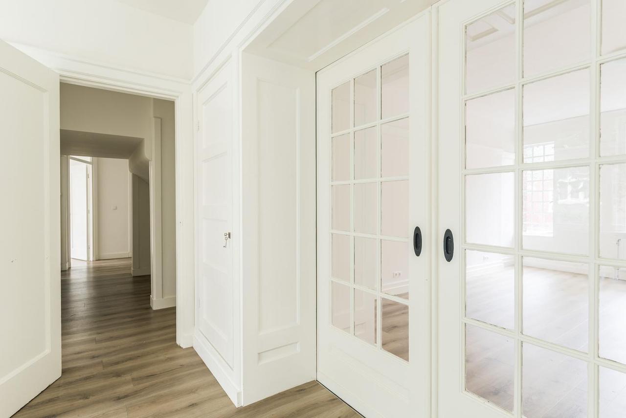 130 m² living space with 4 bedrooms in Oud-Zuid - Image 5