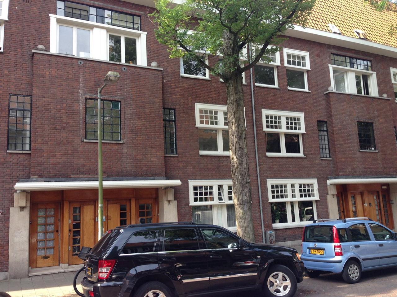 130 m² living space with 4 bedrooms in Oud-Zuid - Image 1