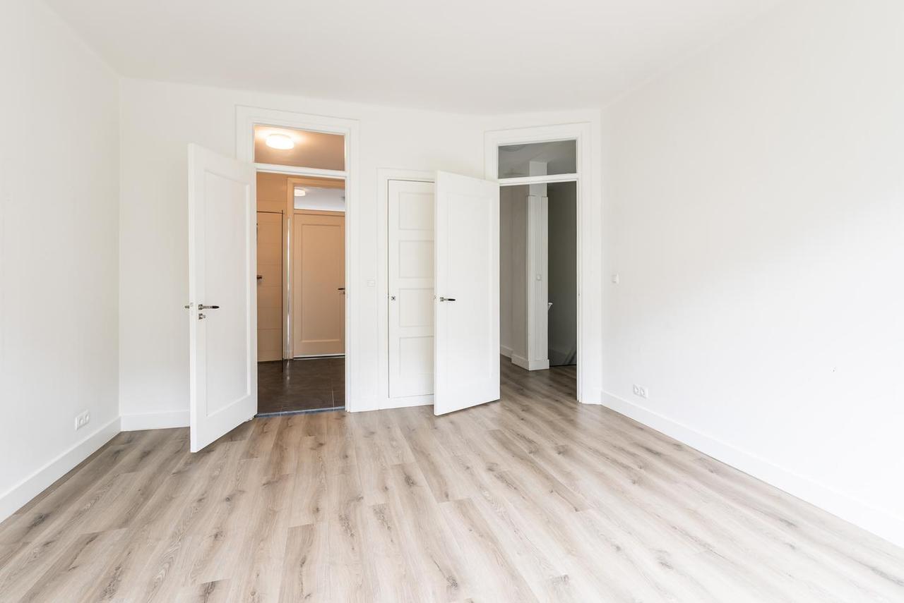 130 m² living space with 4 bedrooms in Oud-Zuid - Image 10