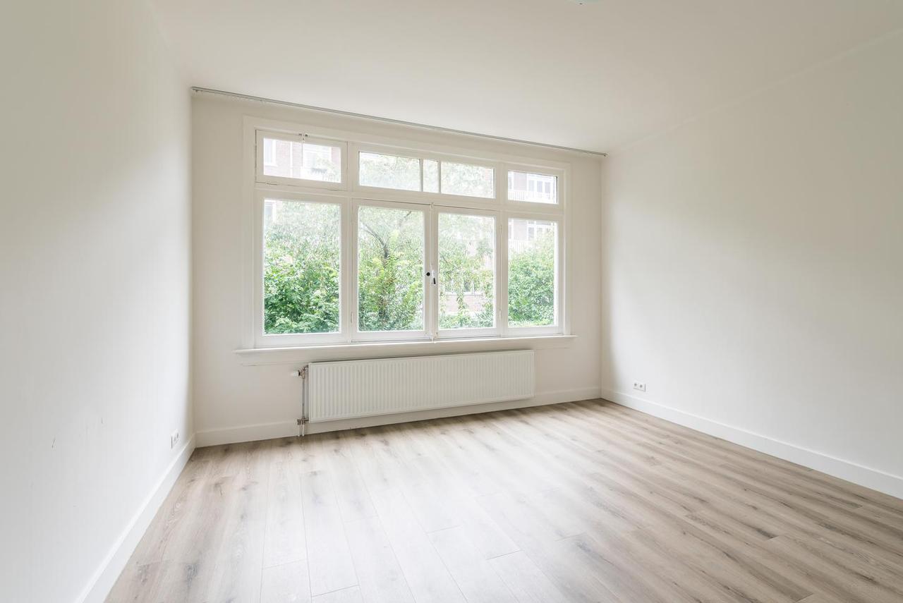 130 m² living space with 4 bedrooms in Oud-Zuid - Image 8