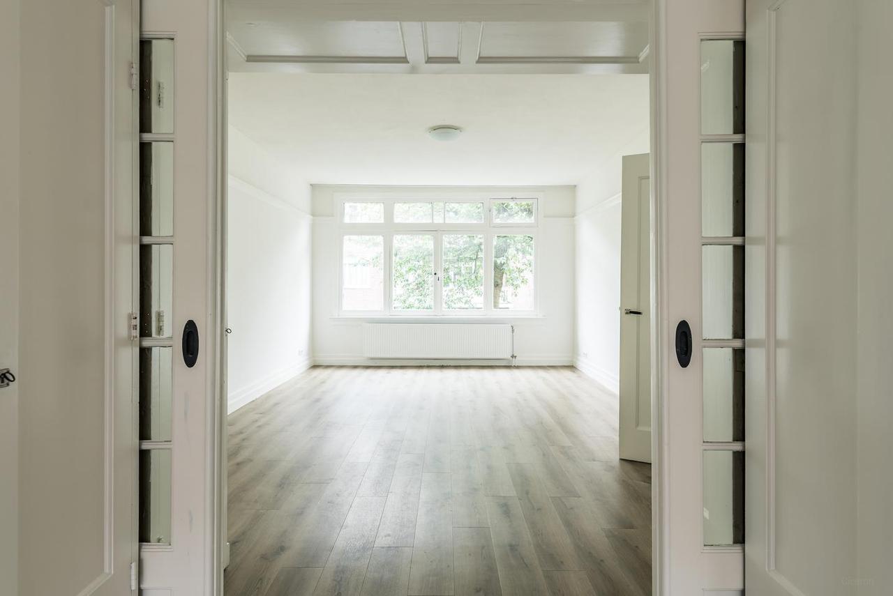 130 m² living space with 4 bedrooms in Oud-Zuid - Image 3