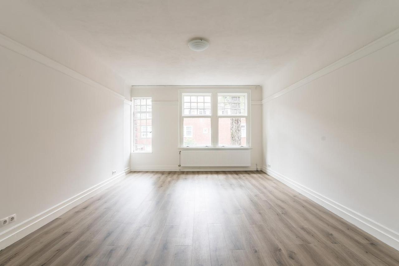 130 m² living space with 4 bedrooms in Oud-Zuid - Image 13
