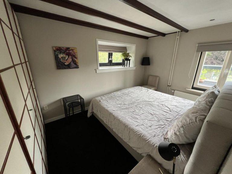 Furnished apartment with roof terrace - Image 6