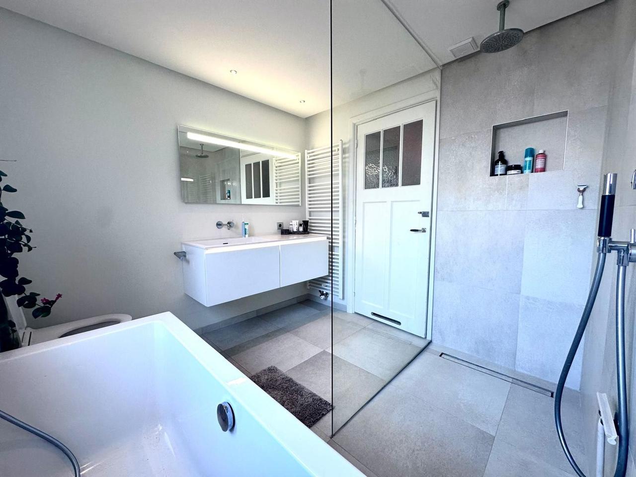 Spacious 1930s Home with Garden in Orthenpoort - Image 6