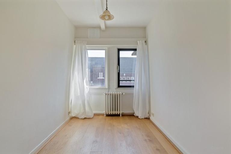 170 m² apartment with 4 bedrooms - Image 25