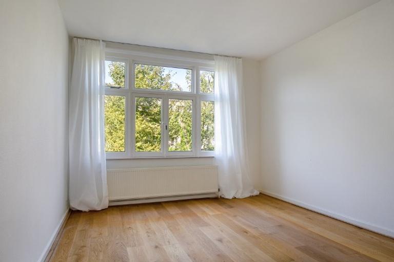 170 m² apartment with 4 bedrooms - Image 13