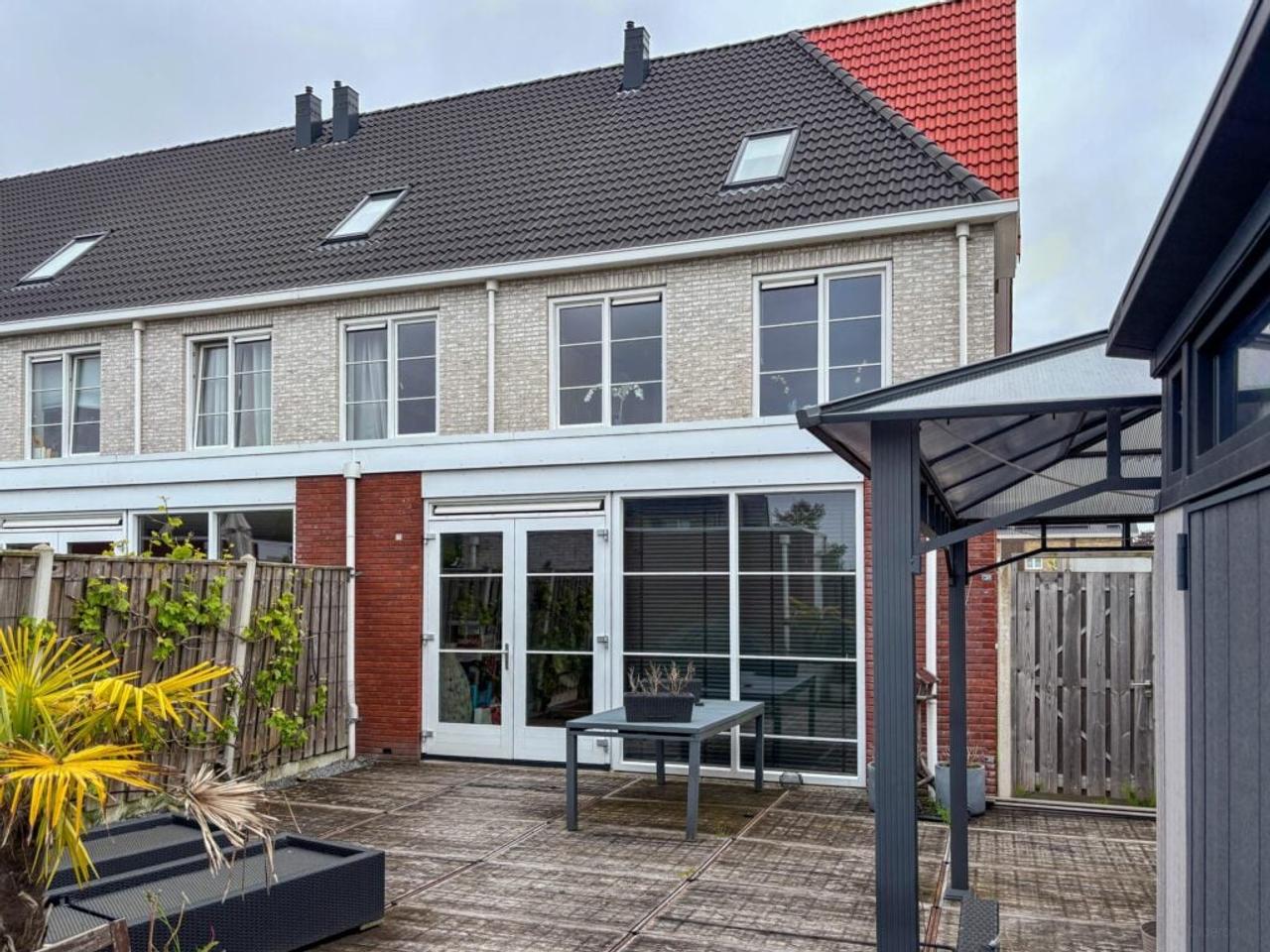 Corner house with garden in Binnenduin - Image 12