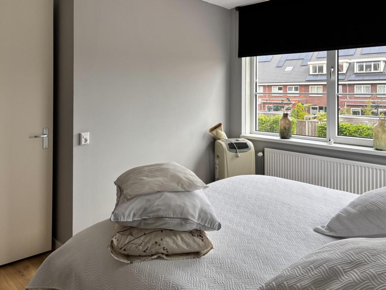 Corner house with garden in Binnenduin - Image 15