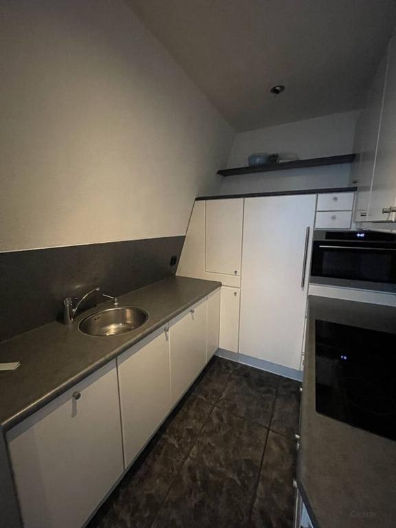 2-bedroom apartment with balcony - Image 6