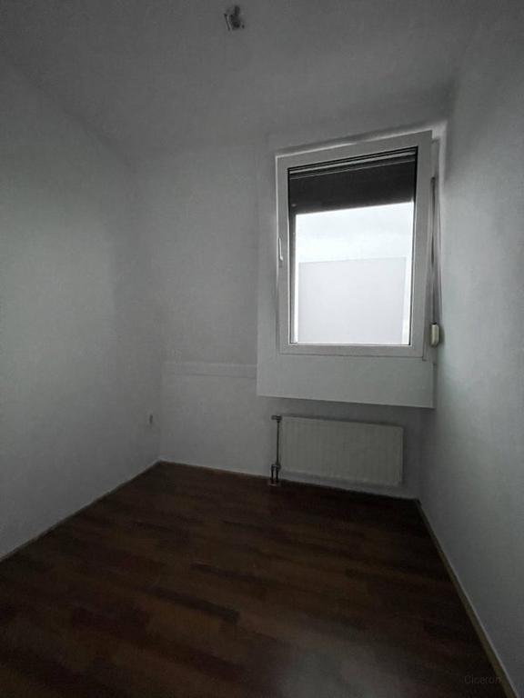 2-bedroom apartment with balcony - Image 8