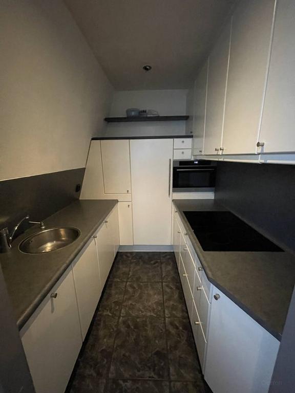2-bedroom apartment with balcony - Image 4