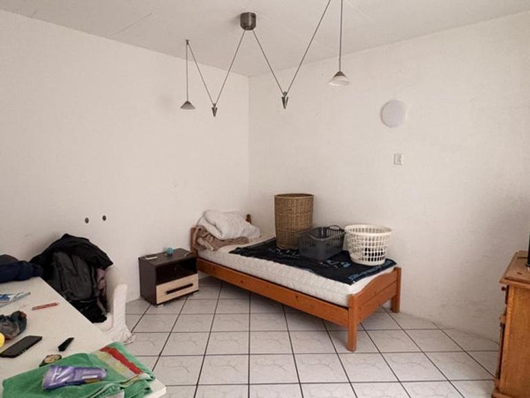 House with 6 bedrooms and garden in City Center - Image 8
