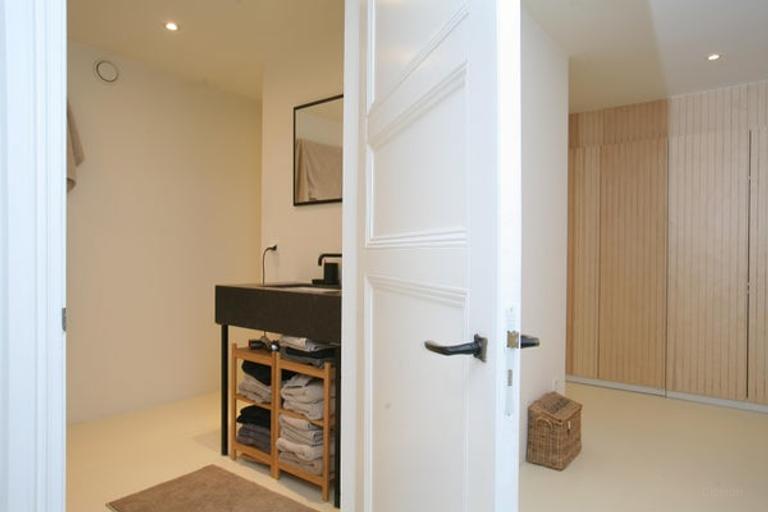 240 m² house with terrace - Image 19