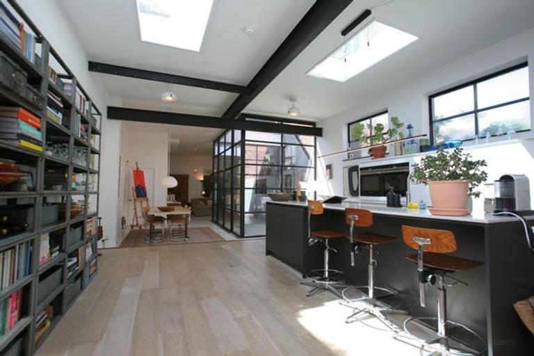 240 m² house with terrace - Image 4