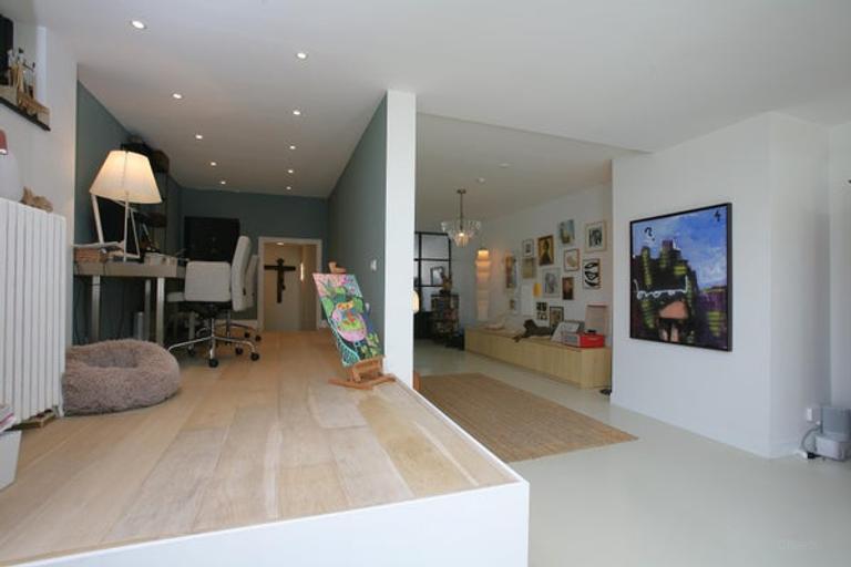 240 m² house with terrace - Image 13