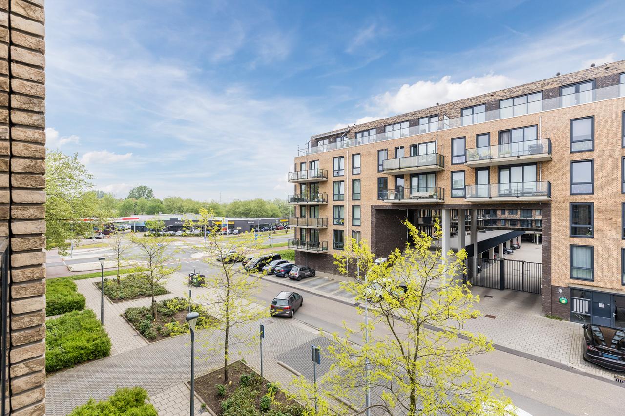 3-room apartment with balcony and parking space - Image 17
