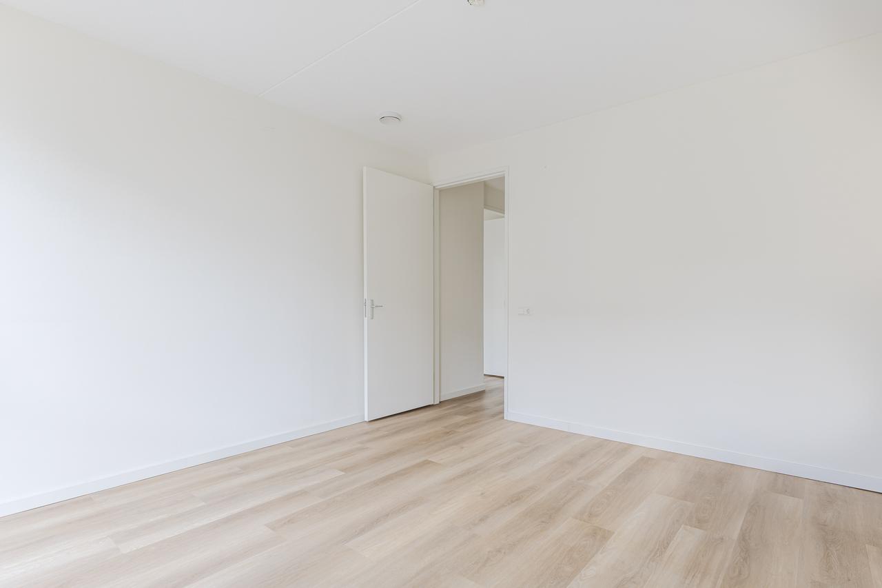 3-room apartment with balcony and parking space - Image 21