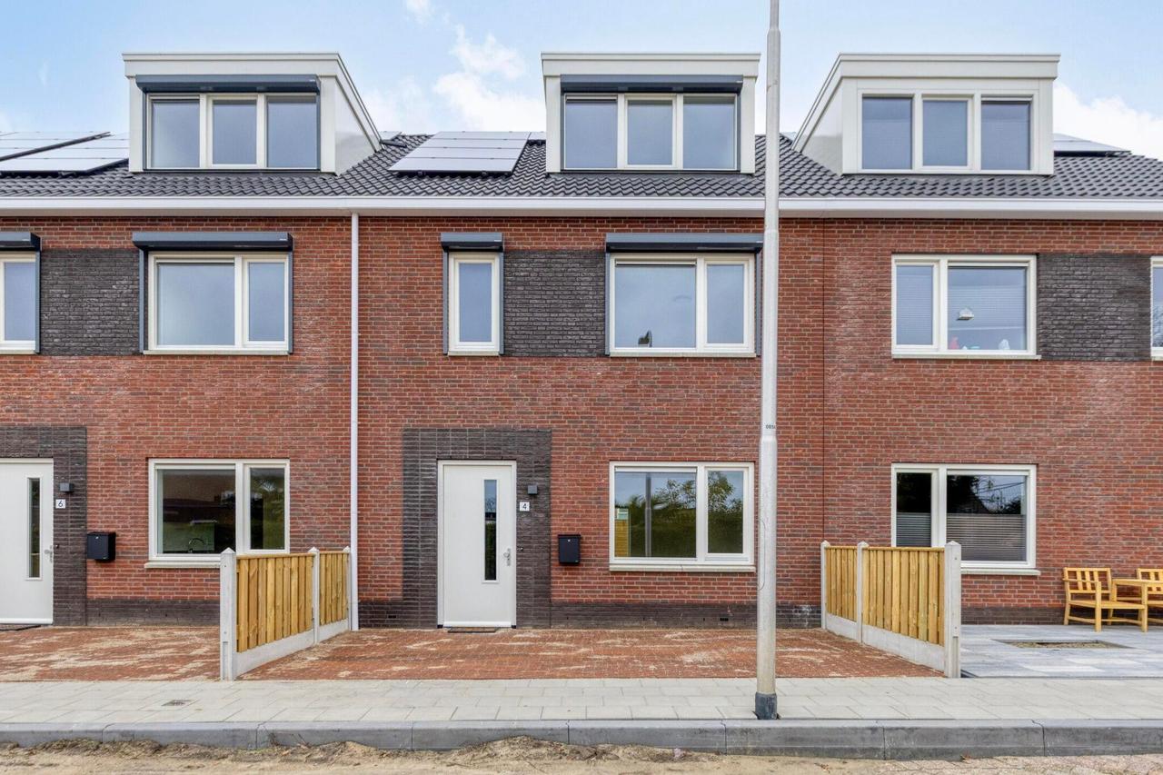 New-build home with 4 bedrooms and garden - Image 4