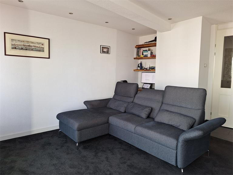 Bright 1-bedroom apartment near Central Station - Image 5