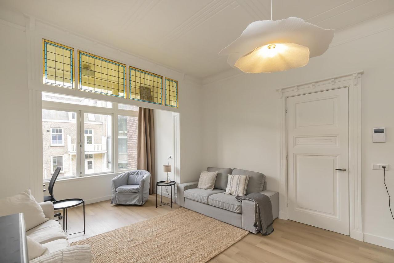 Furnished 3-room apartment in Oud-Zuid - Image 3