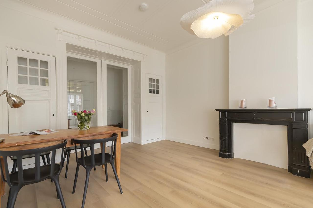Furnished 3-room apartment in Oud-Zuid - Image 6