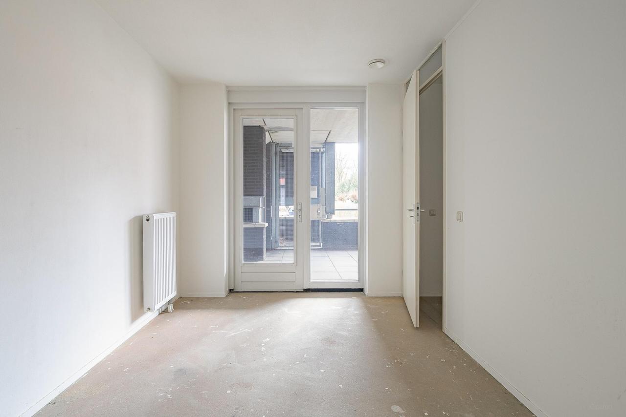 2-bedroom apartment with parking space - Image 9