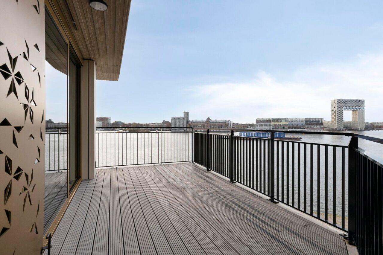 181 m² Loft with Wrap-Around Terrace on the IJ - Image 1