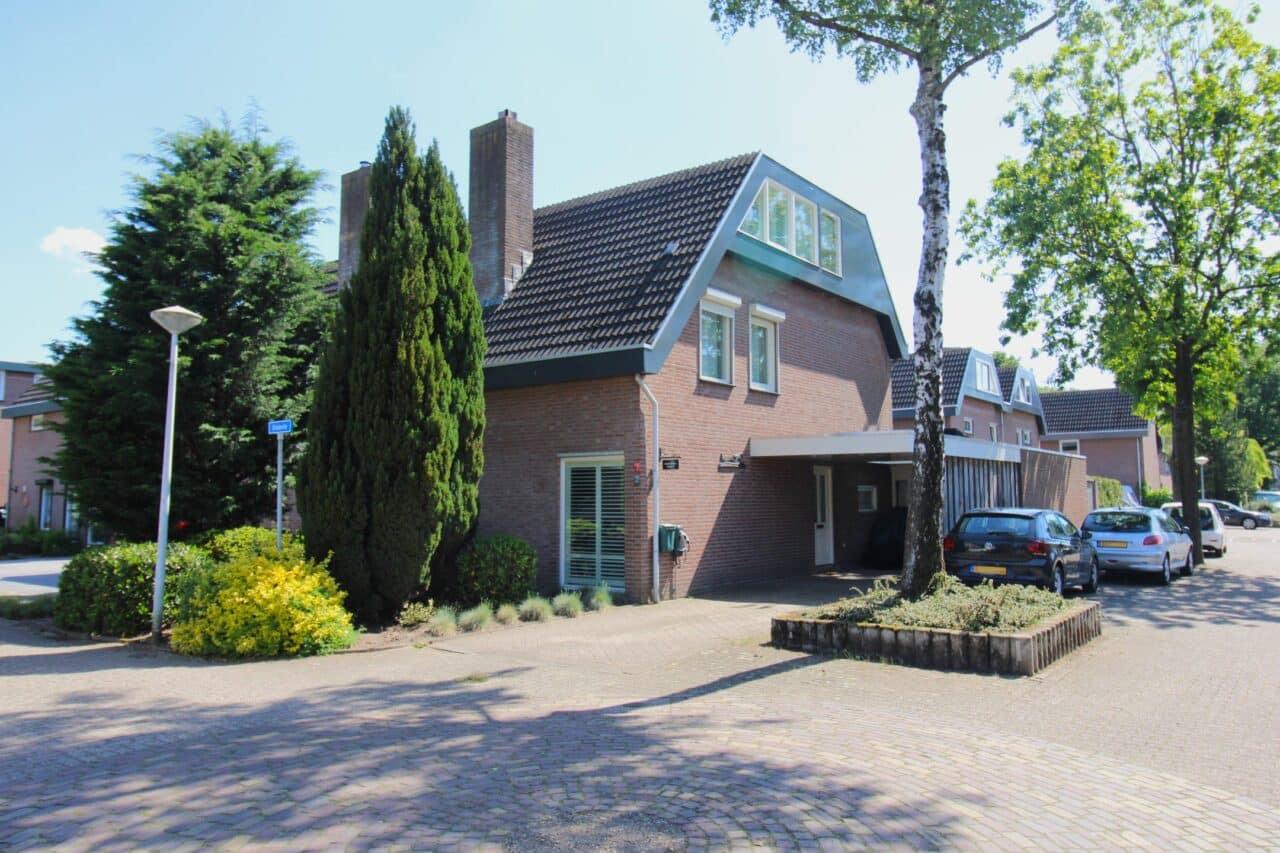 Semi-detached house of 192m² with solar panels in Best - Image 1