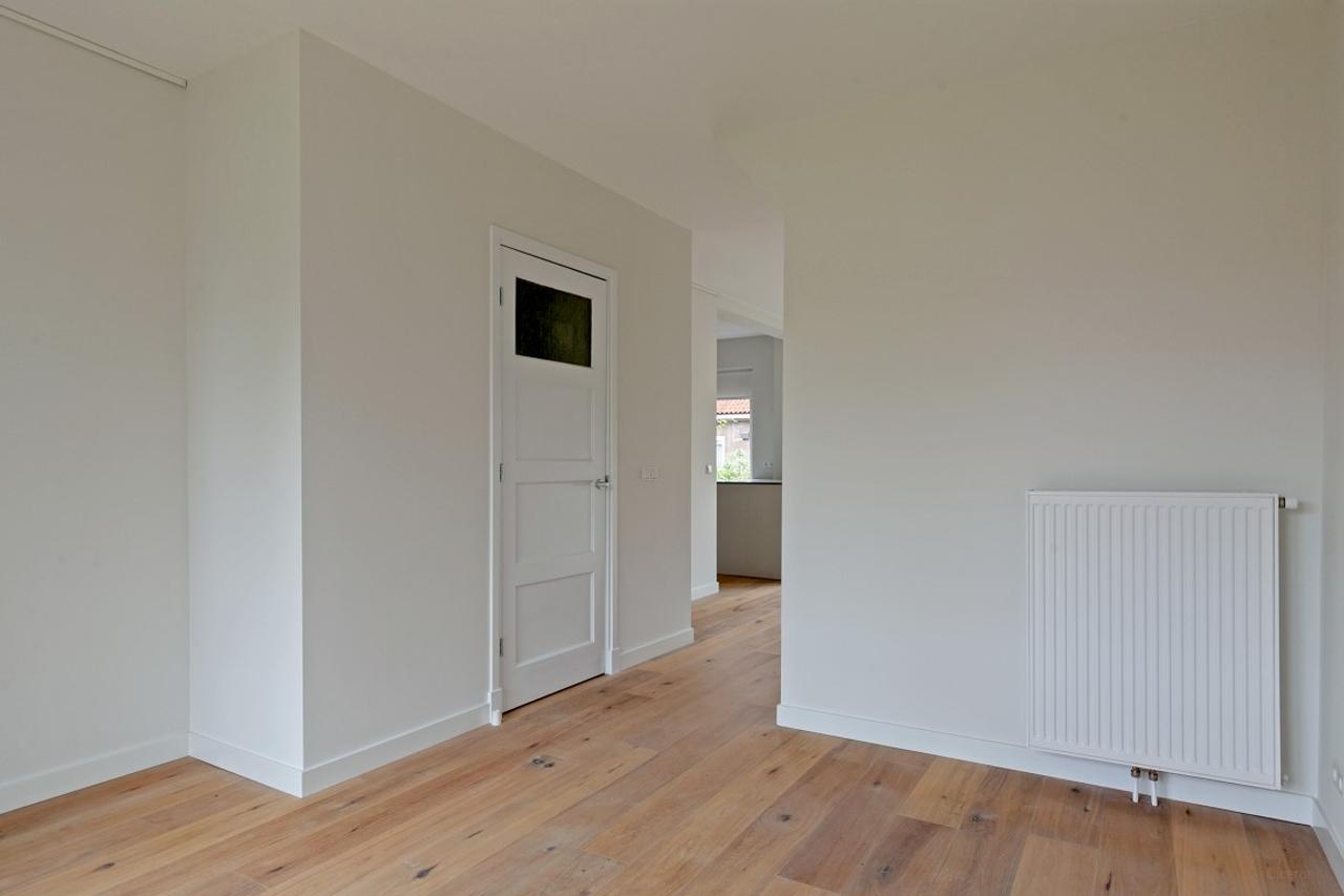 Bright 3-room apartment with 2 balconies - Image 4