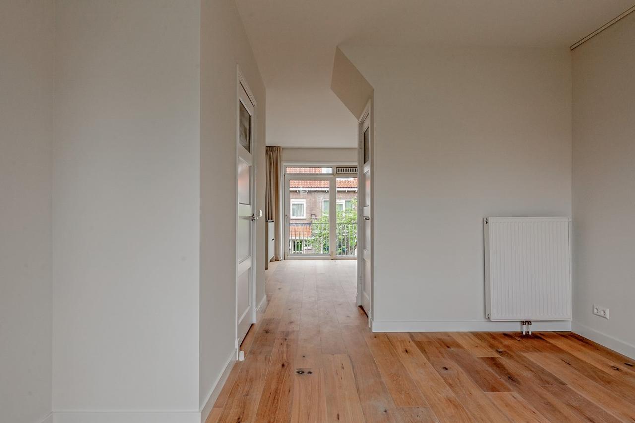 Bright 3-room apartment with 2 balconies - Image 5