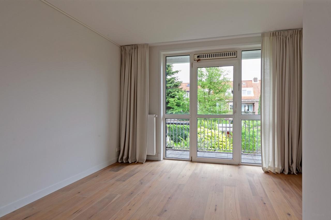 Bright 3-room apartment with 2 balconies - Image 7