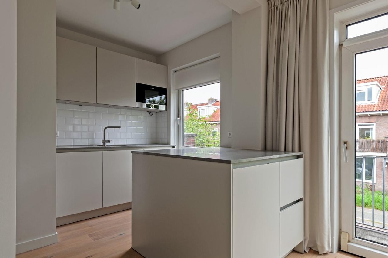 Bright 3-room apartment with 2 balconies - Image 11