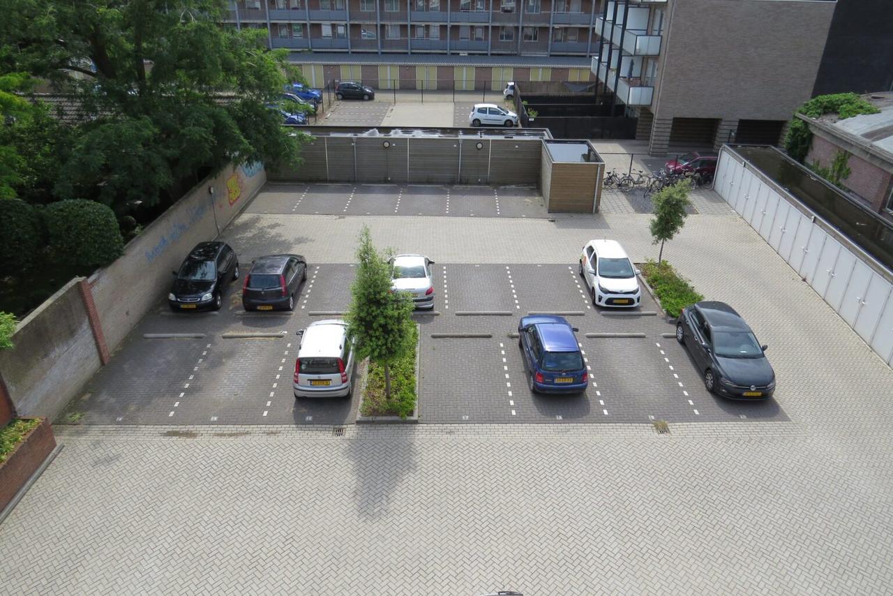 3e etage met balkon in Oss - Afbeelding 12