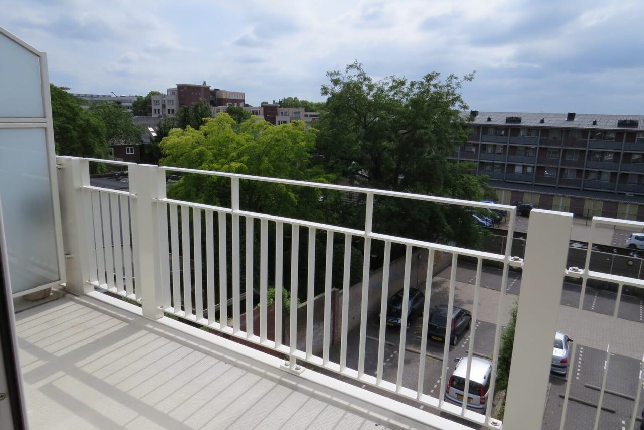 3e etage met balkon in Oss - Afbeelding 11