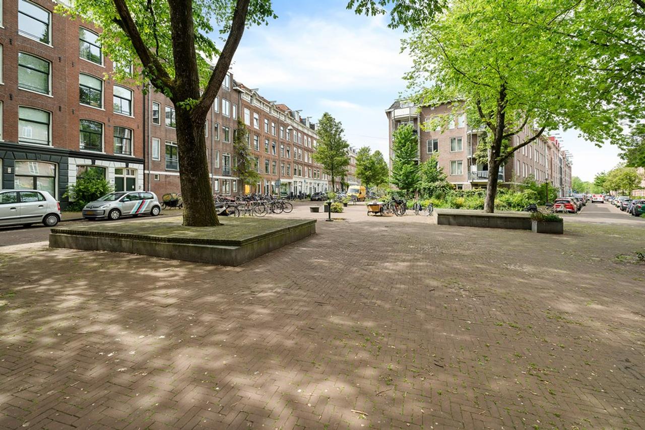 Furnished 1-bedroom apartment in Zeeheldenbuurt - Image 17