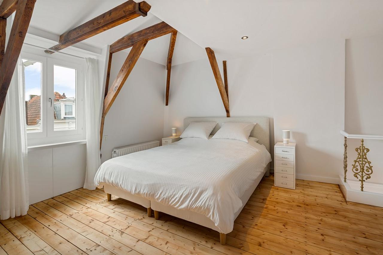 Furnished 1-bedroom apartment in Zeeheldenbuurt - Image 9