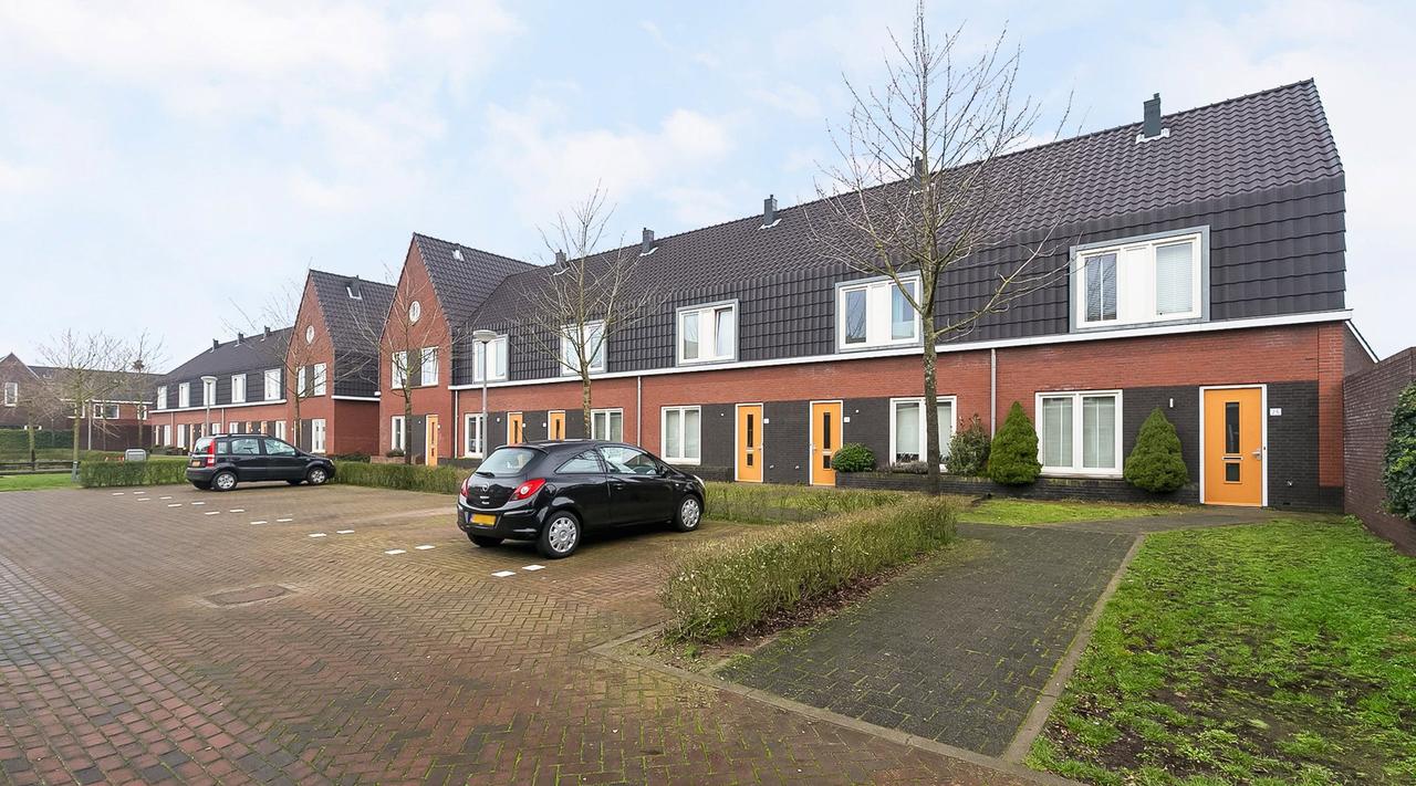 Spacious Family Home with Garden in Rosmalen - Image 4