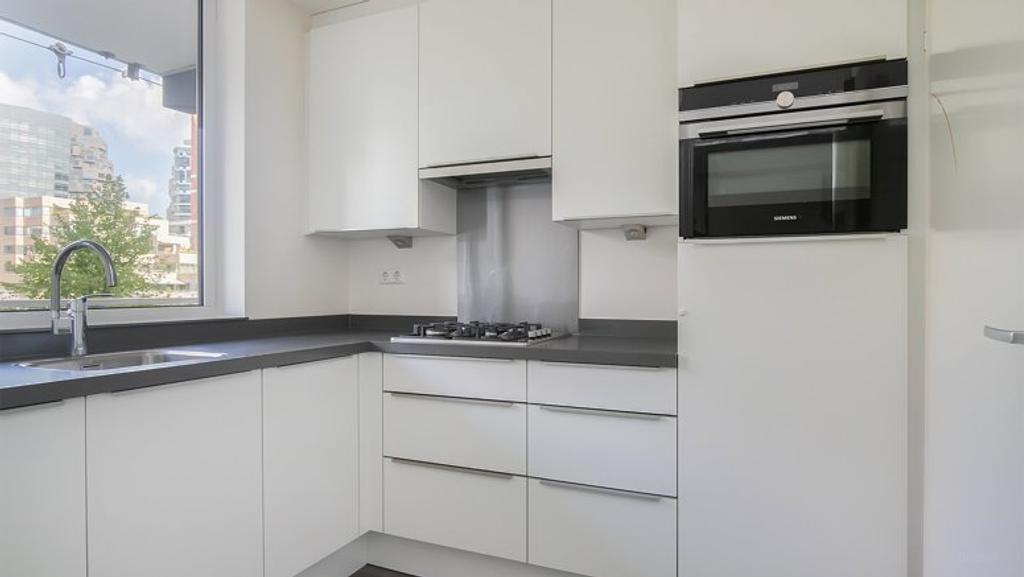 2-bedroom apartment with balcony in Buitenveldert - Image 3