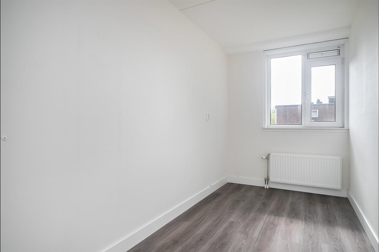 2-bedroom apartment with balcony in Buitenveldert - Image 7